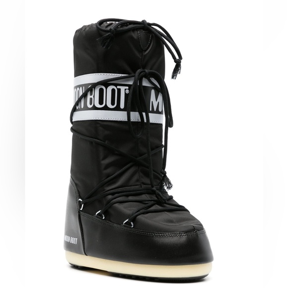 Moon boot